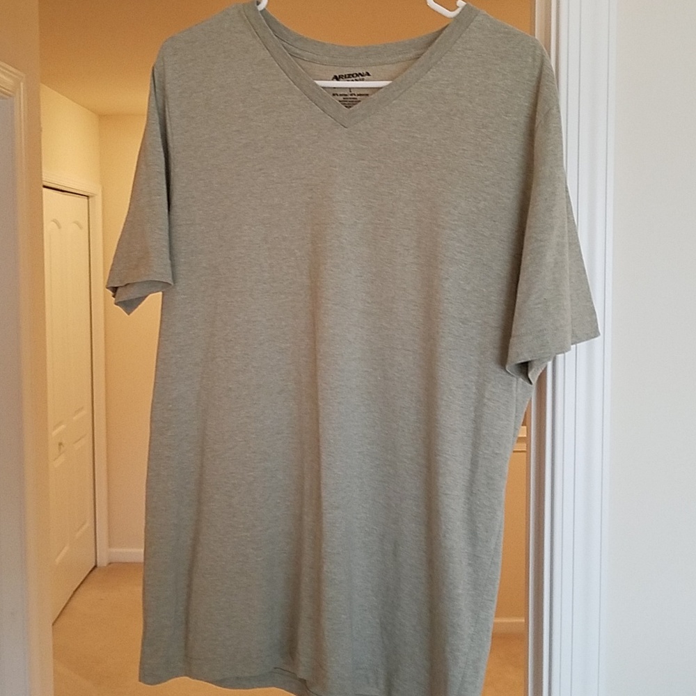 Arizona V-neck T-shirt